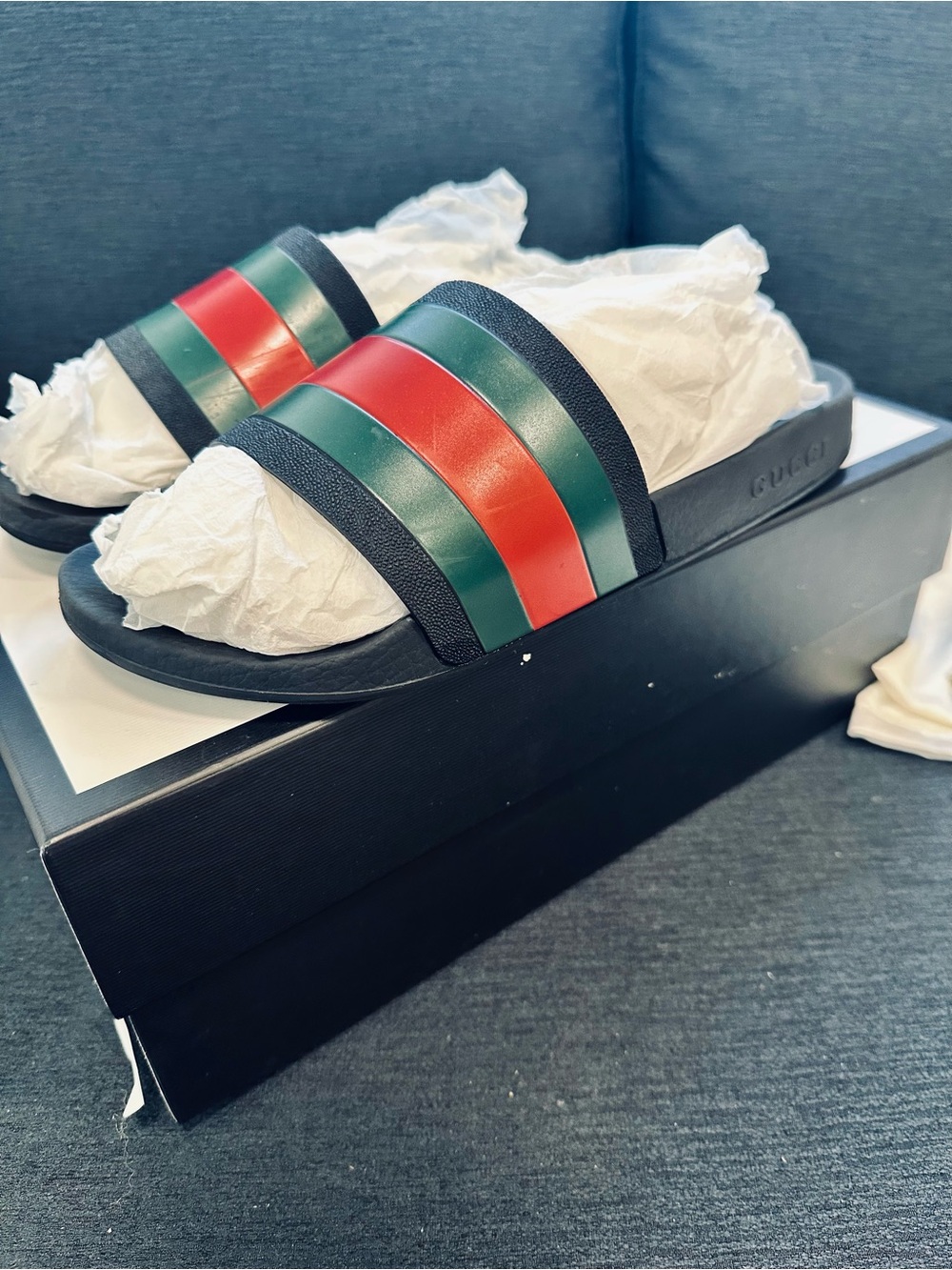 Authentic Gucci Pursuit 72 Black Pool Slides Men’s Iconic signature line Size 10